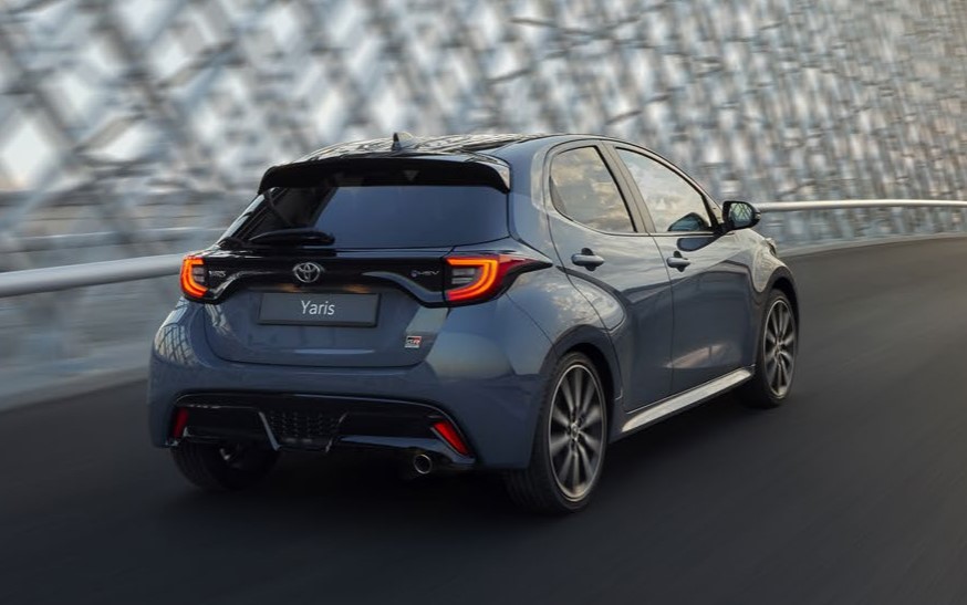 TOYOTA Yaris 1.5 VVT-i HSD Comfort 