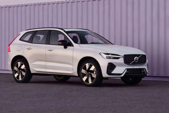 VOLVO XC60 2.0 T6 TE Ultra Dark eAWD - Image 4