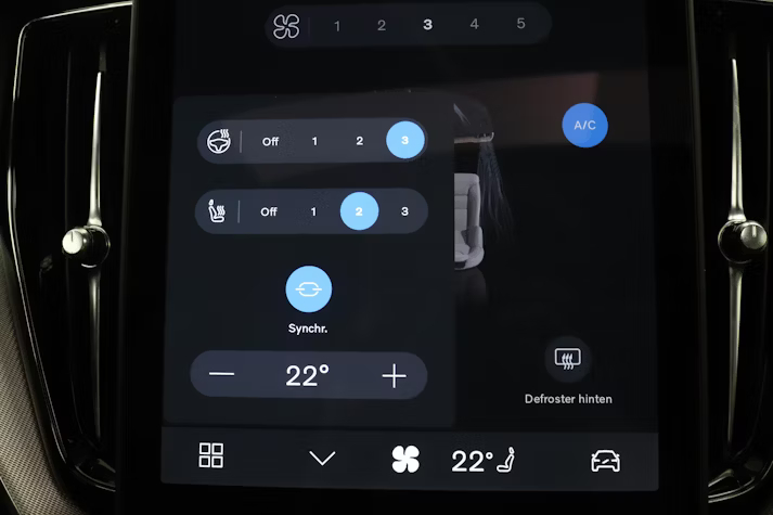 VOLVO XC60 2.0 T6 TE Plus Dark eAWD - Image 3