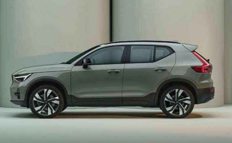VOLVO XC40 2.0 B4 MH Ultimate Dark - Image 2
