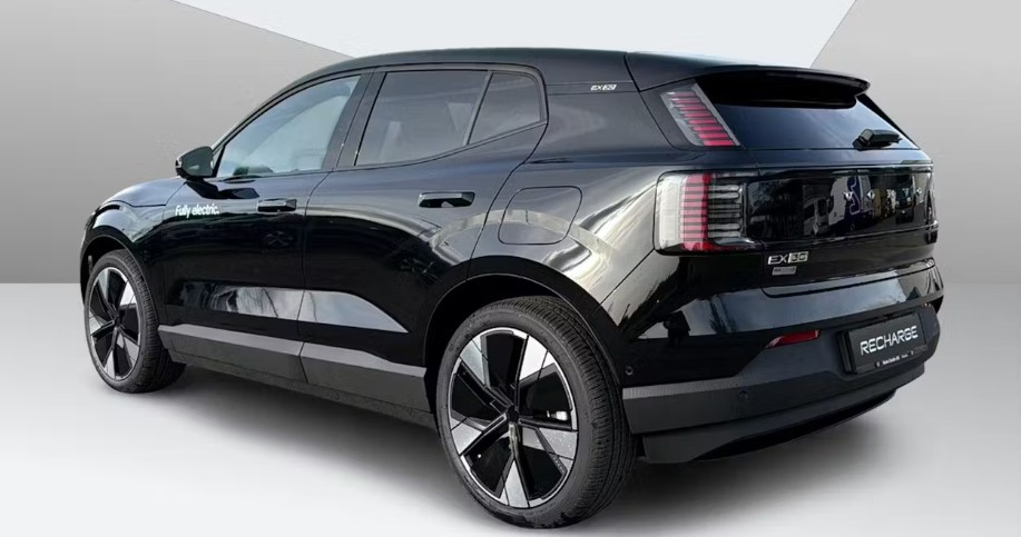 VOLVO EX30 E60 Twin Ultra Performance AWD - Image 3