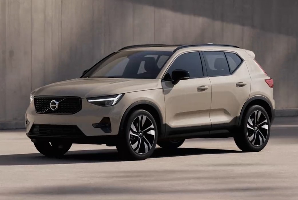 VOLVO XC40 2.0 B3 MH Core