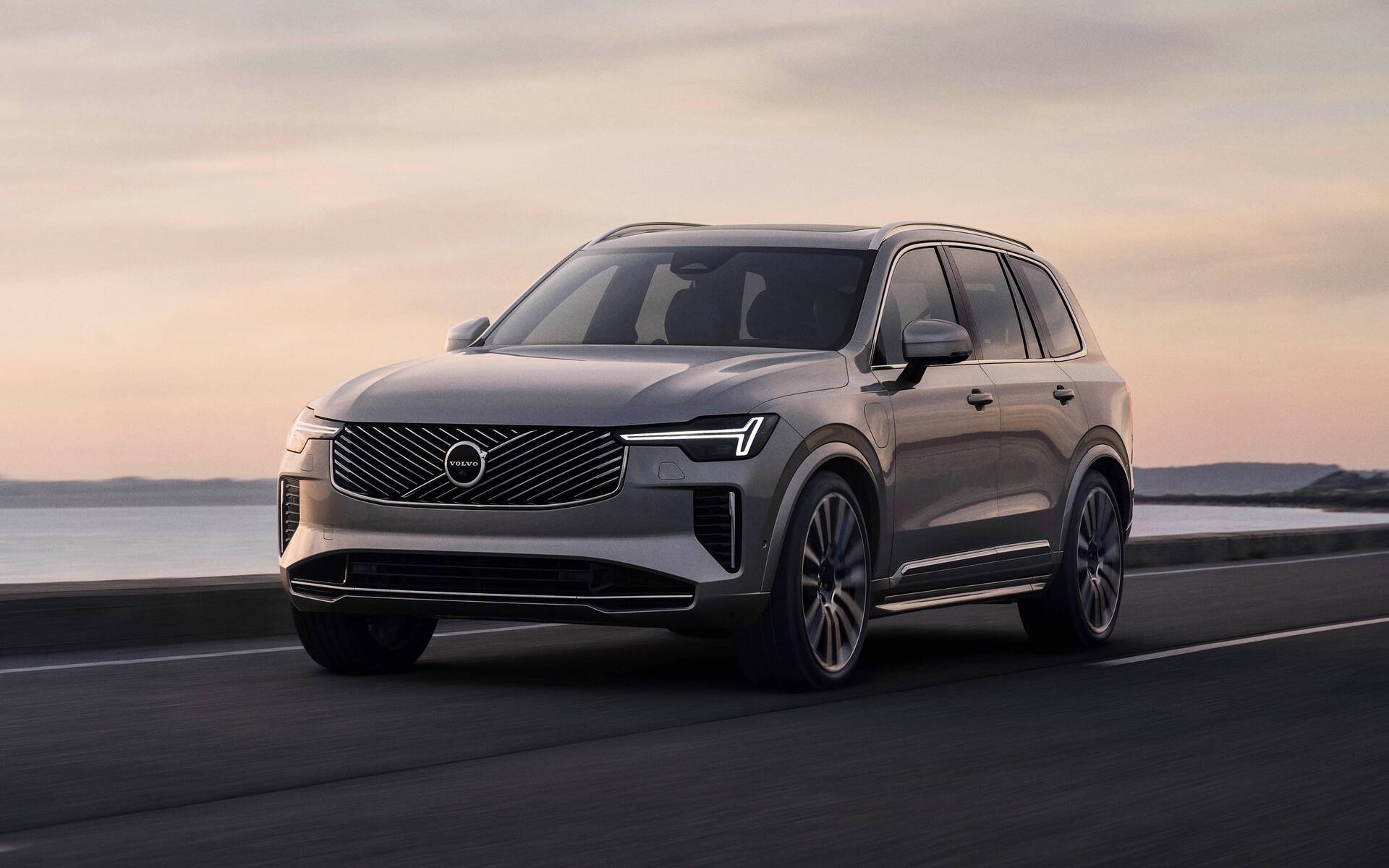 VOLVO XC90 2.0 T8 TE Ultra Dark eAWD - Image 2